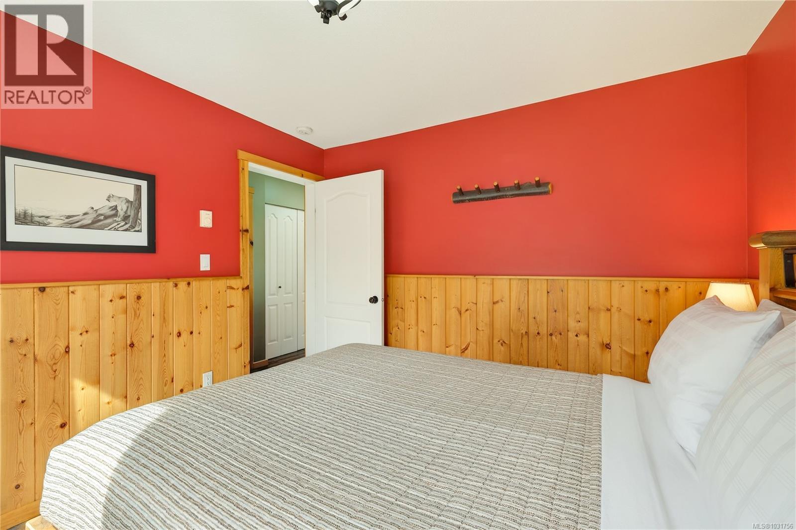 258&266 Boardwalk Blvd, Ucluelet