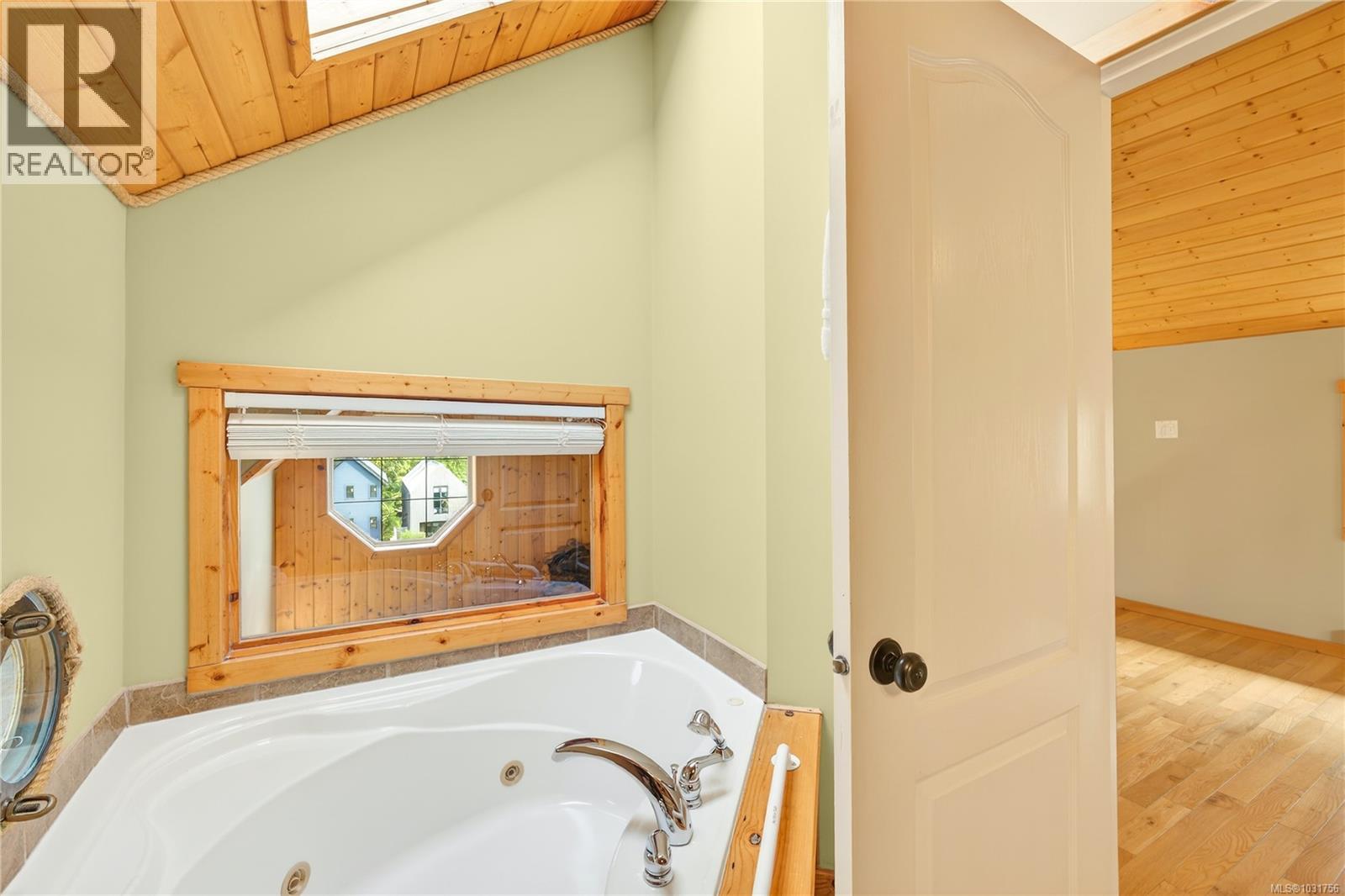 258&266 Boardwalk Blvd, Ucluelet