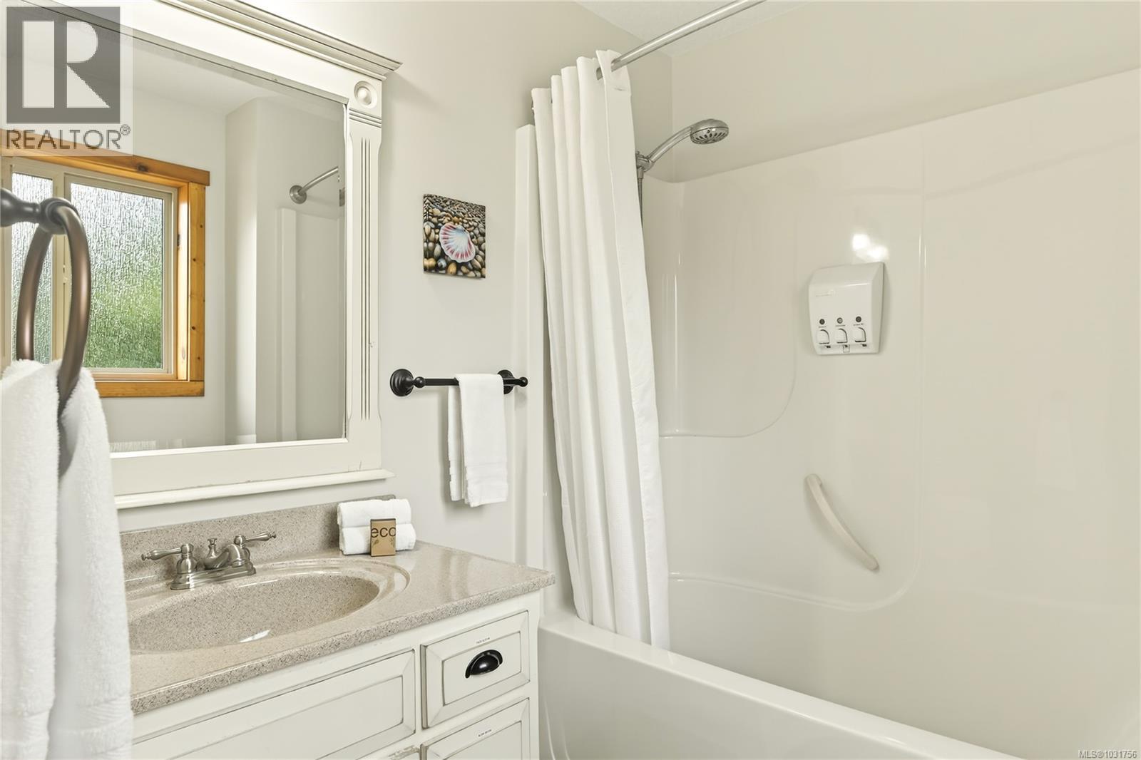 258&266 Boardwalk Blvd - 20