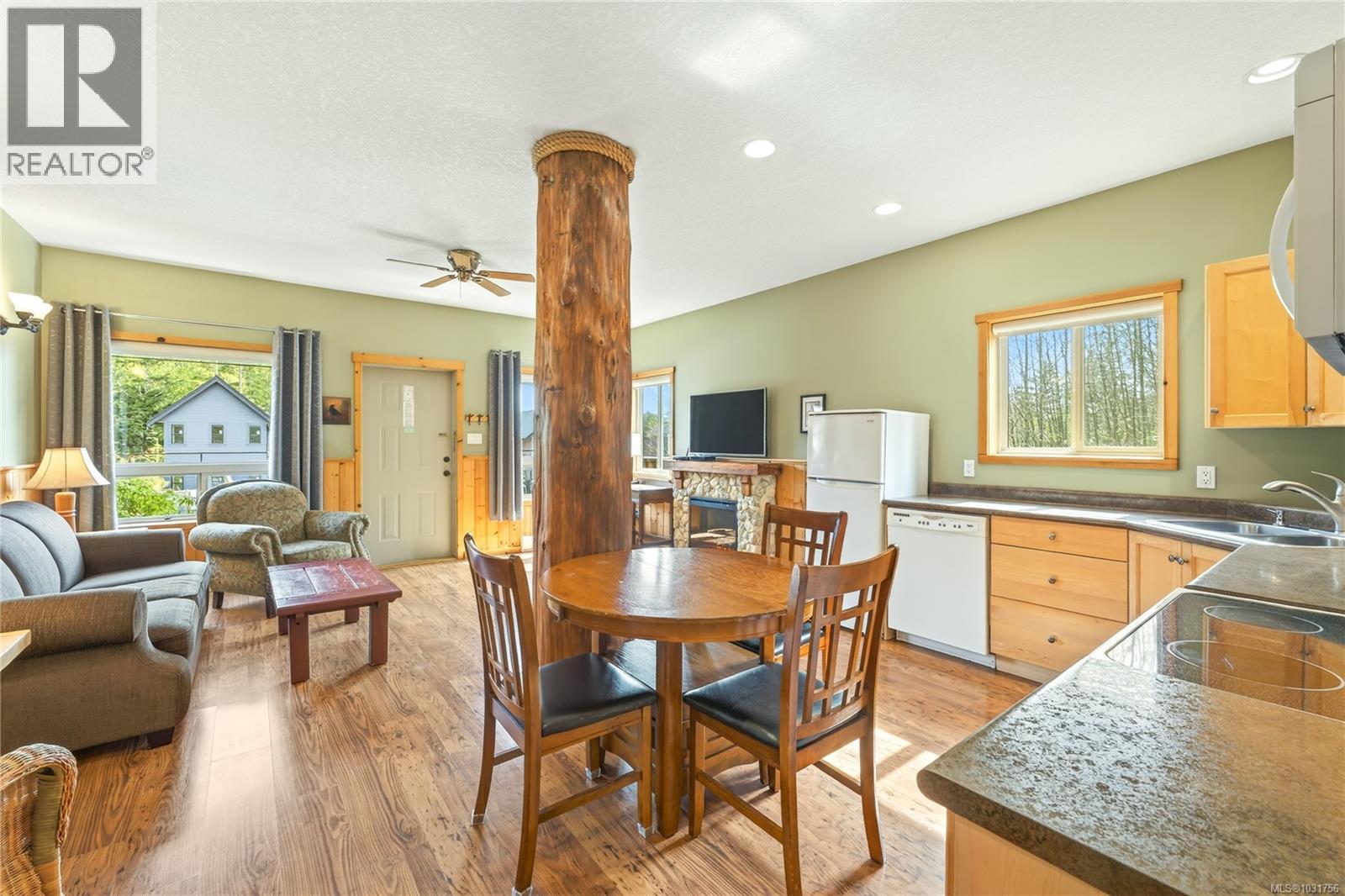 258&266 Boardwalk Blvd, Ucluelet