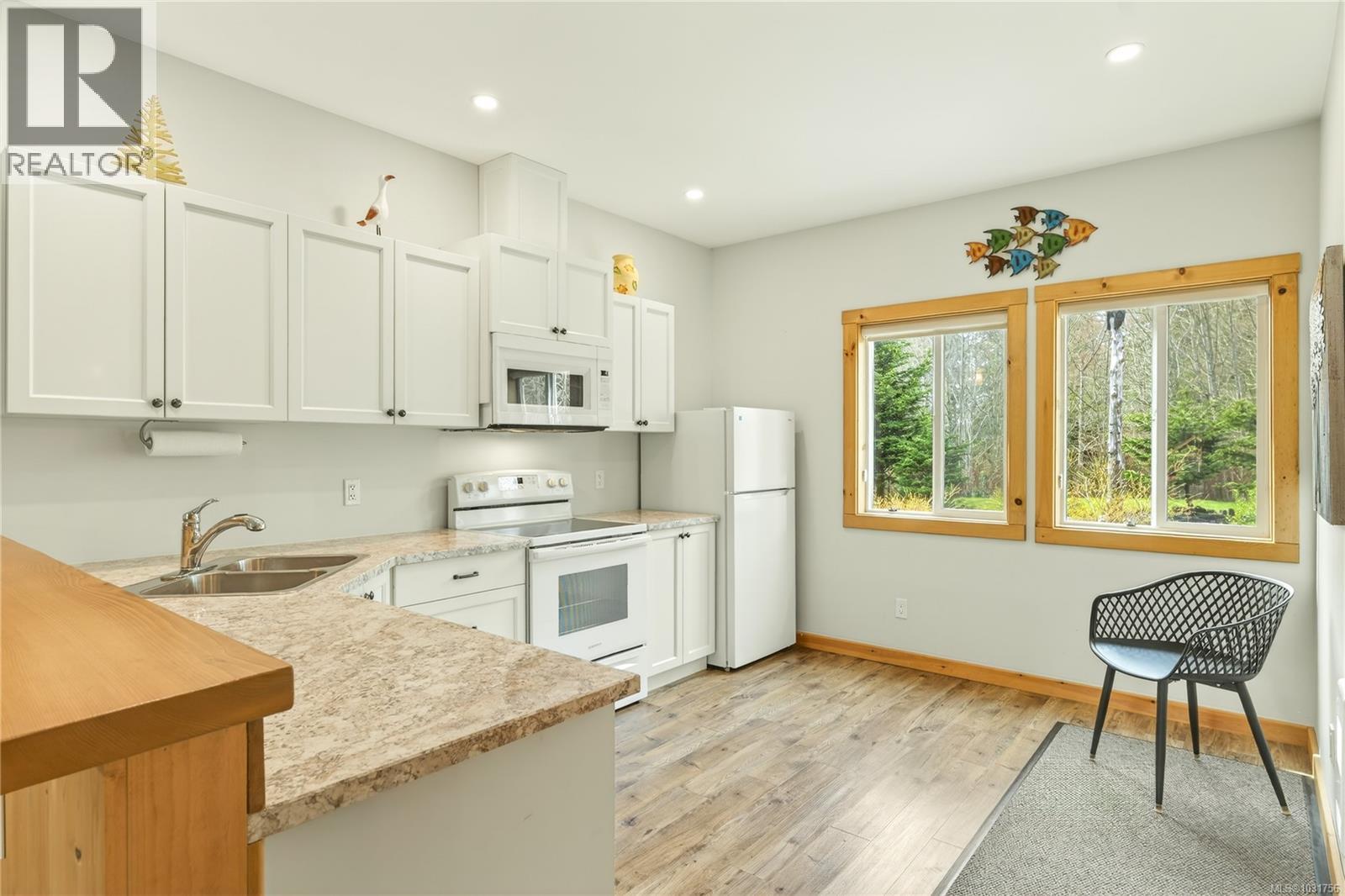 258&266 Boardwalk Blvd - 41