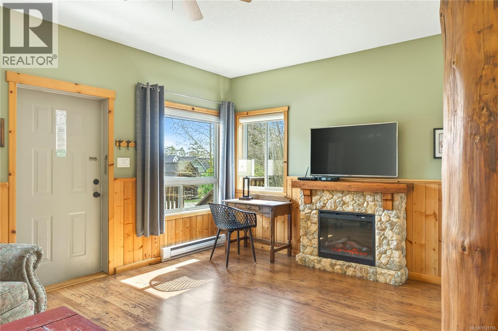 258&266 Boardwalk Blvd, Ucluelet