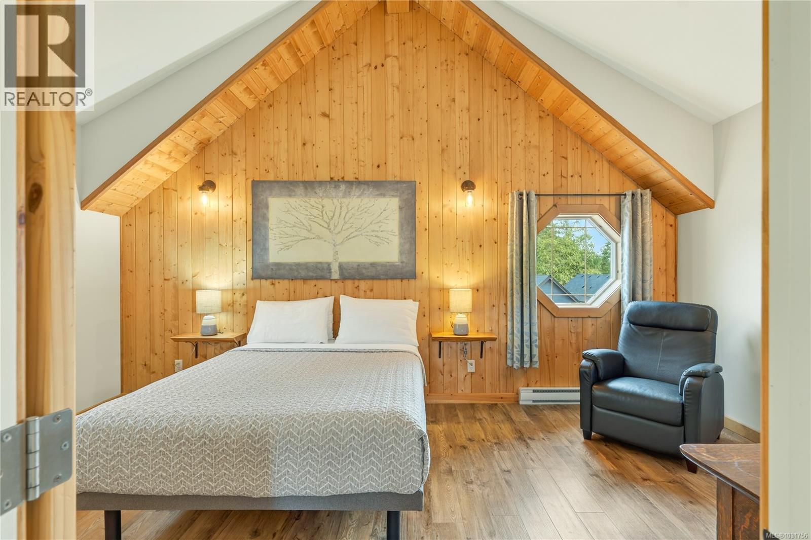 258&266 Boardwalk Blvd, Ucluelet