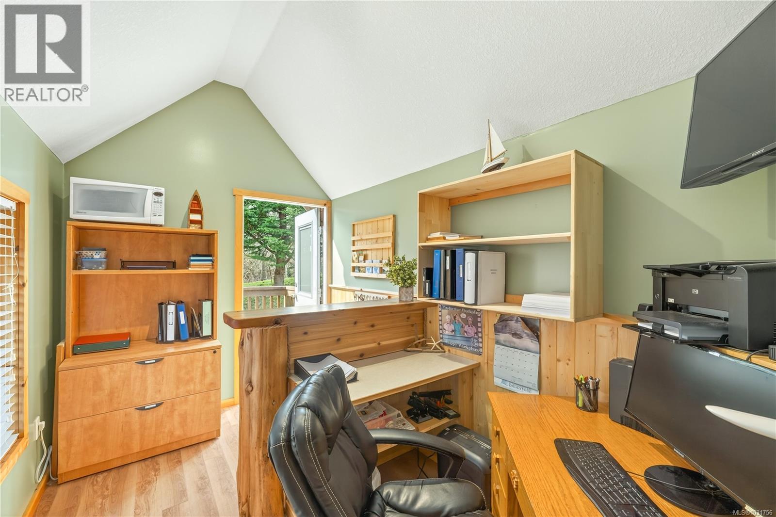 258&266 Boardwalk Blvd, Ucluelet