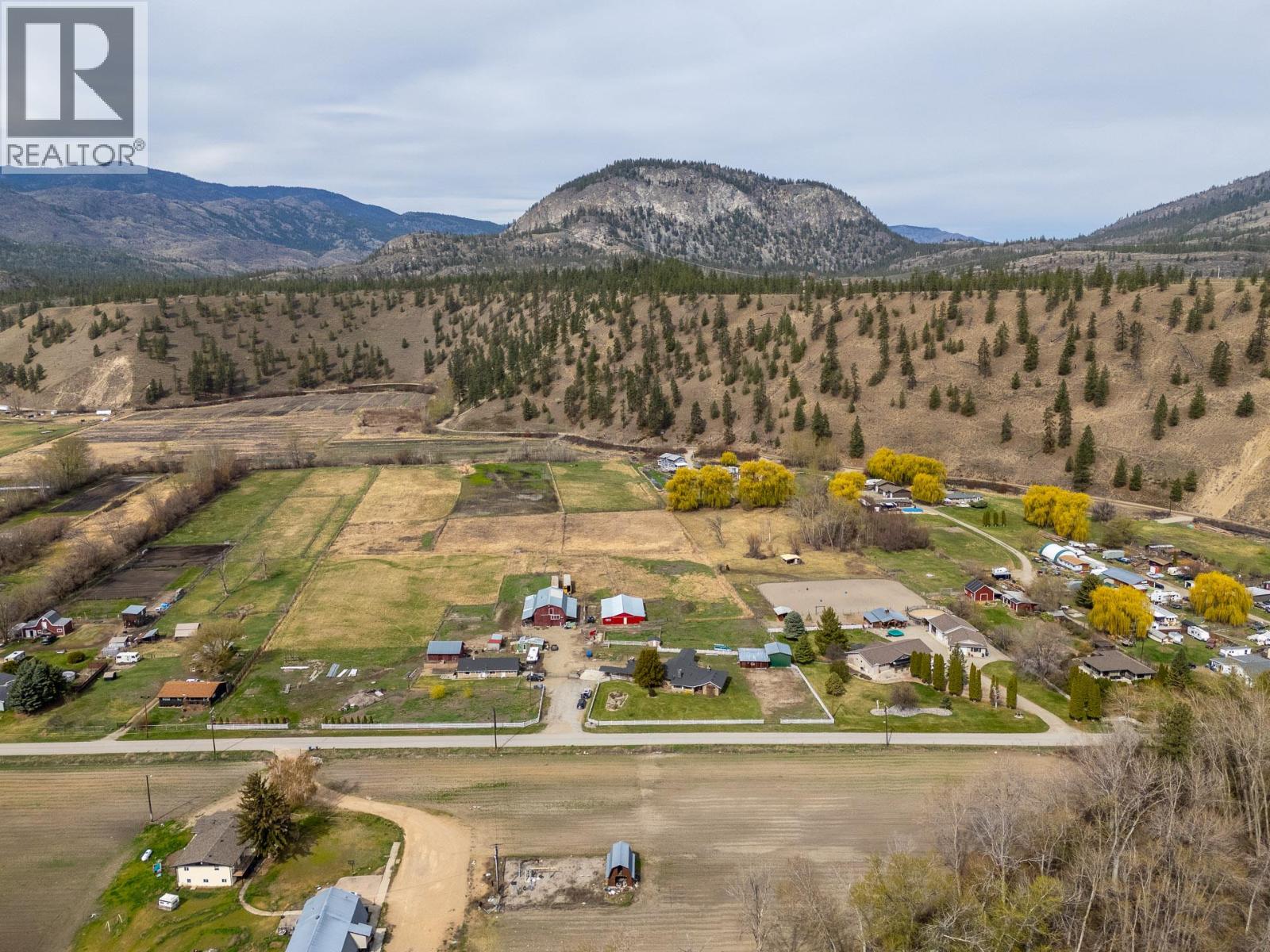 8134 River Road, Oliver