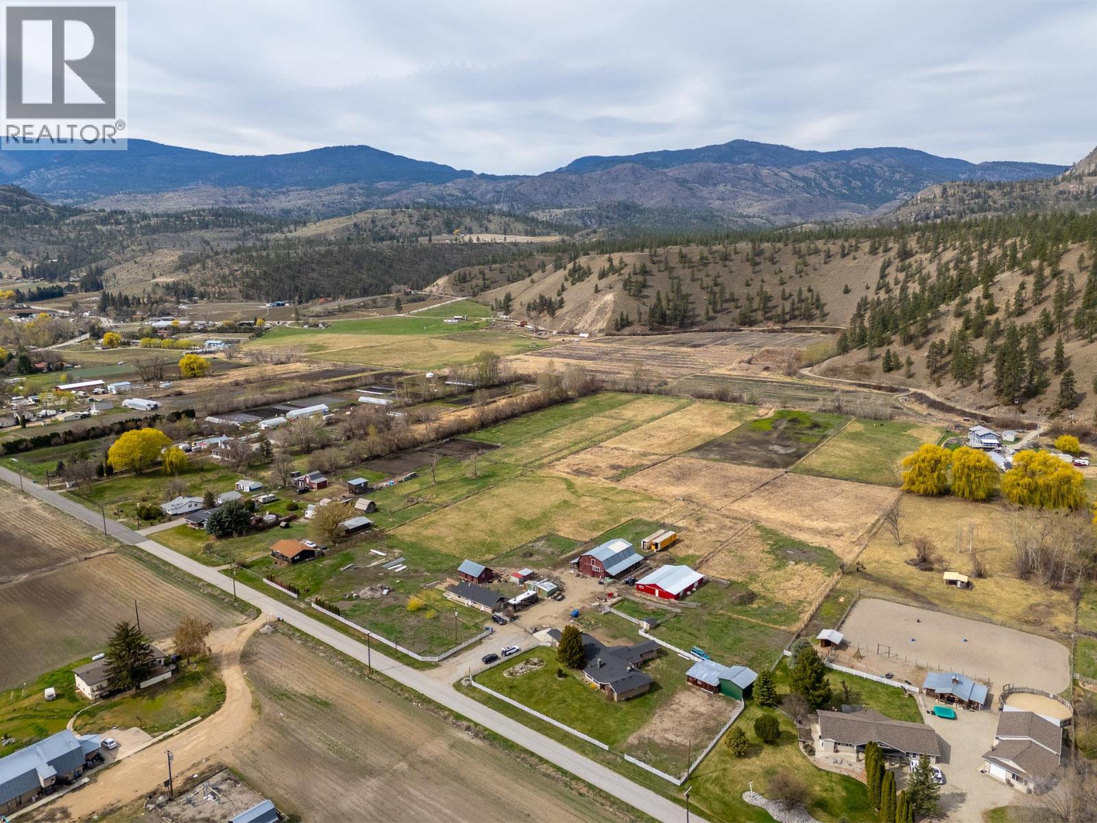 8134 River Road, Oliver