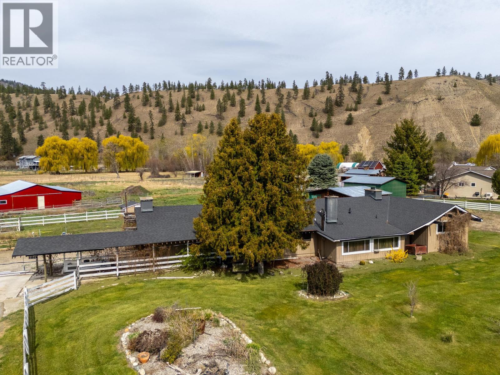 8134 River Road, Oliver