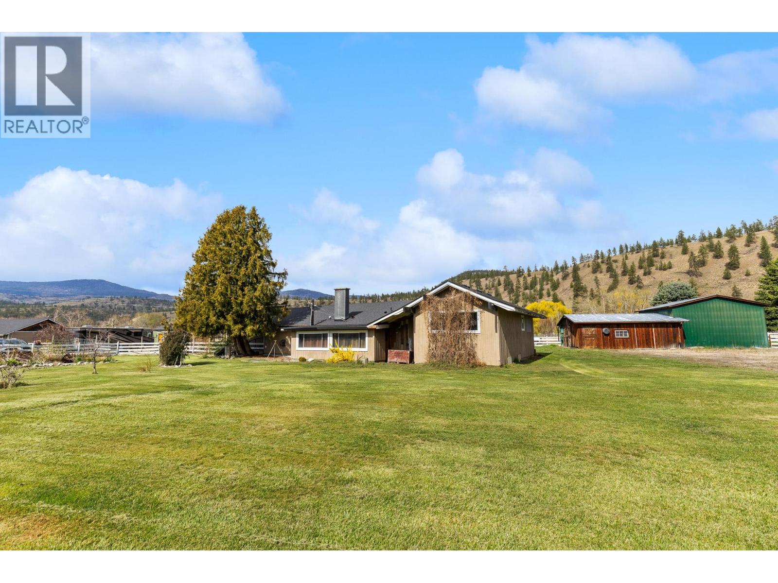 8134 River Road, Oliver