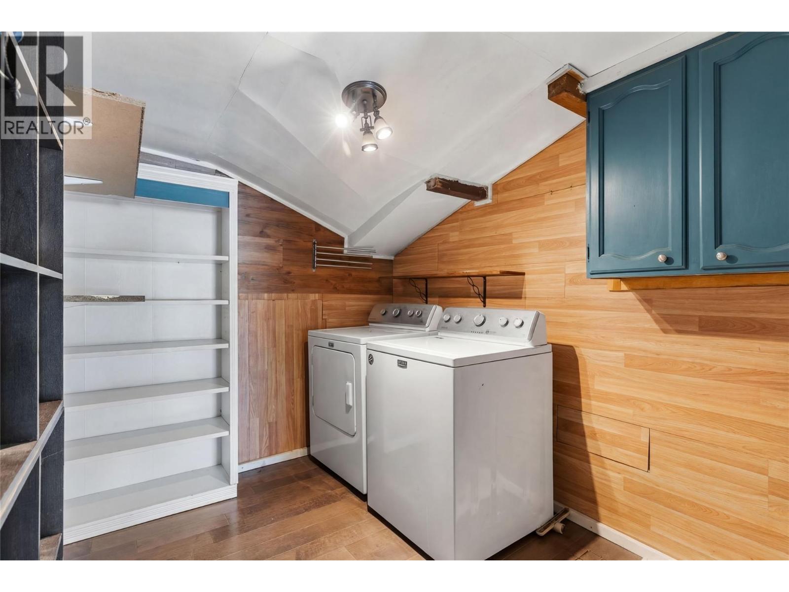 8134 River Road, Oliver