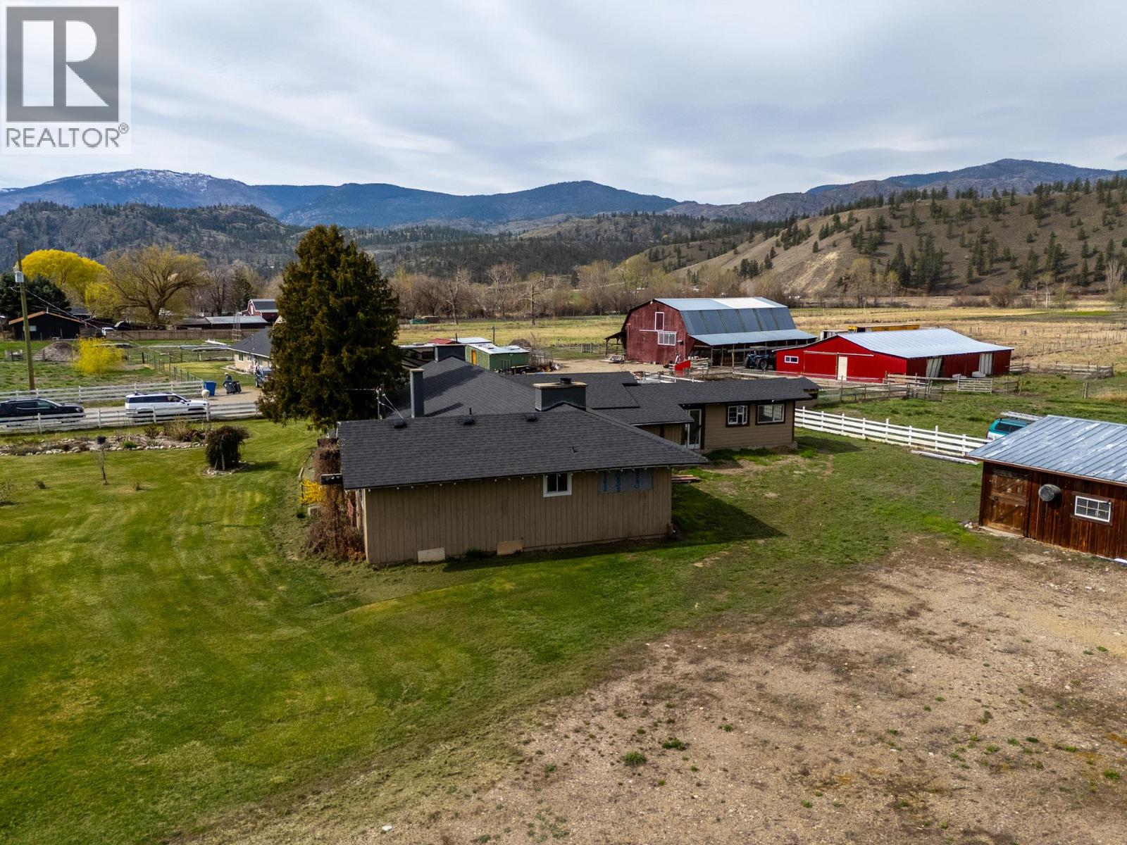 8134 River Road, Oliver