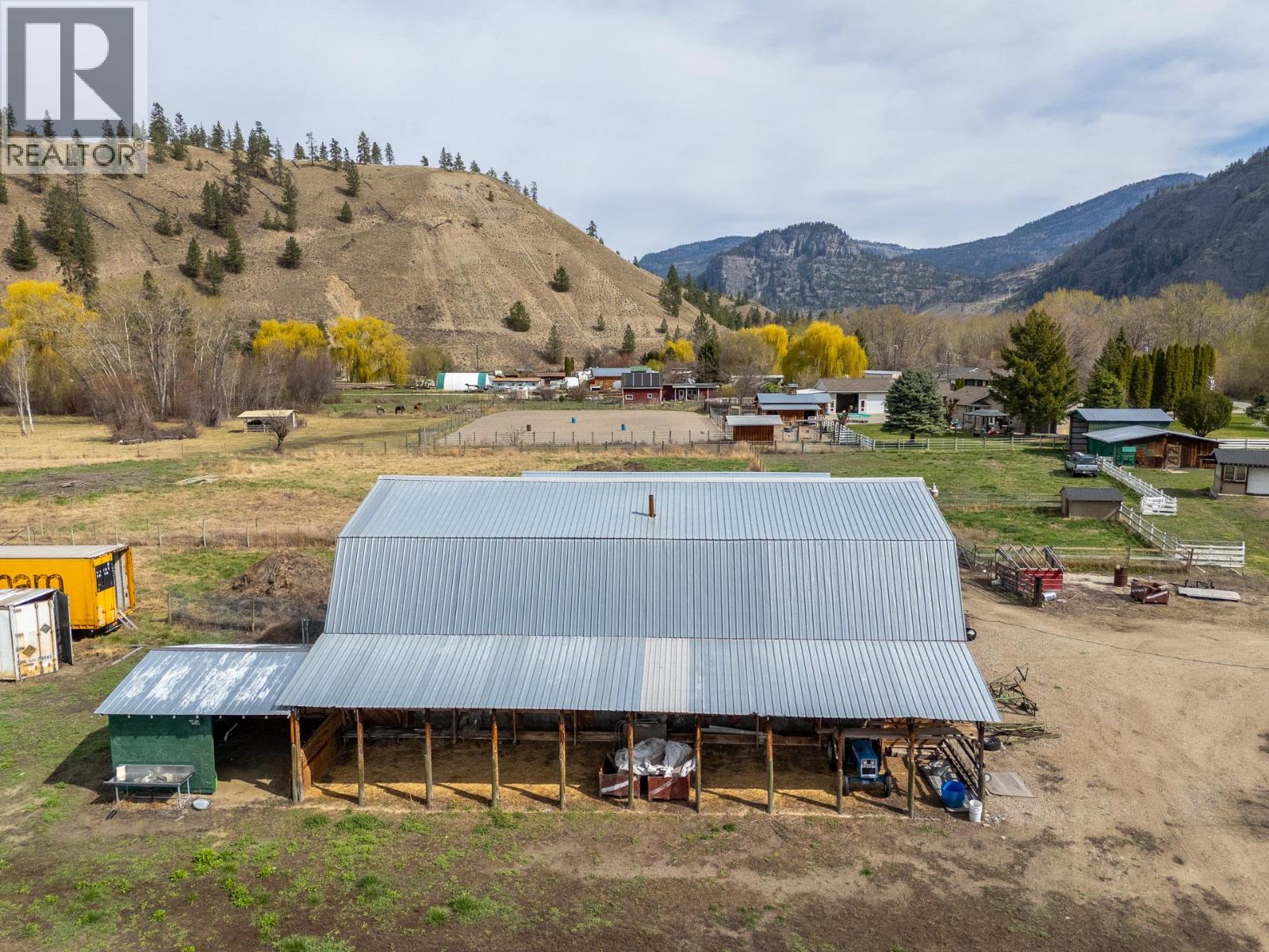 8134 River Road, Oliver