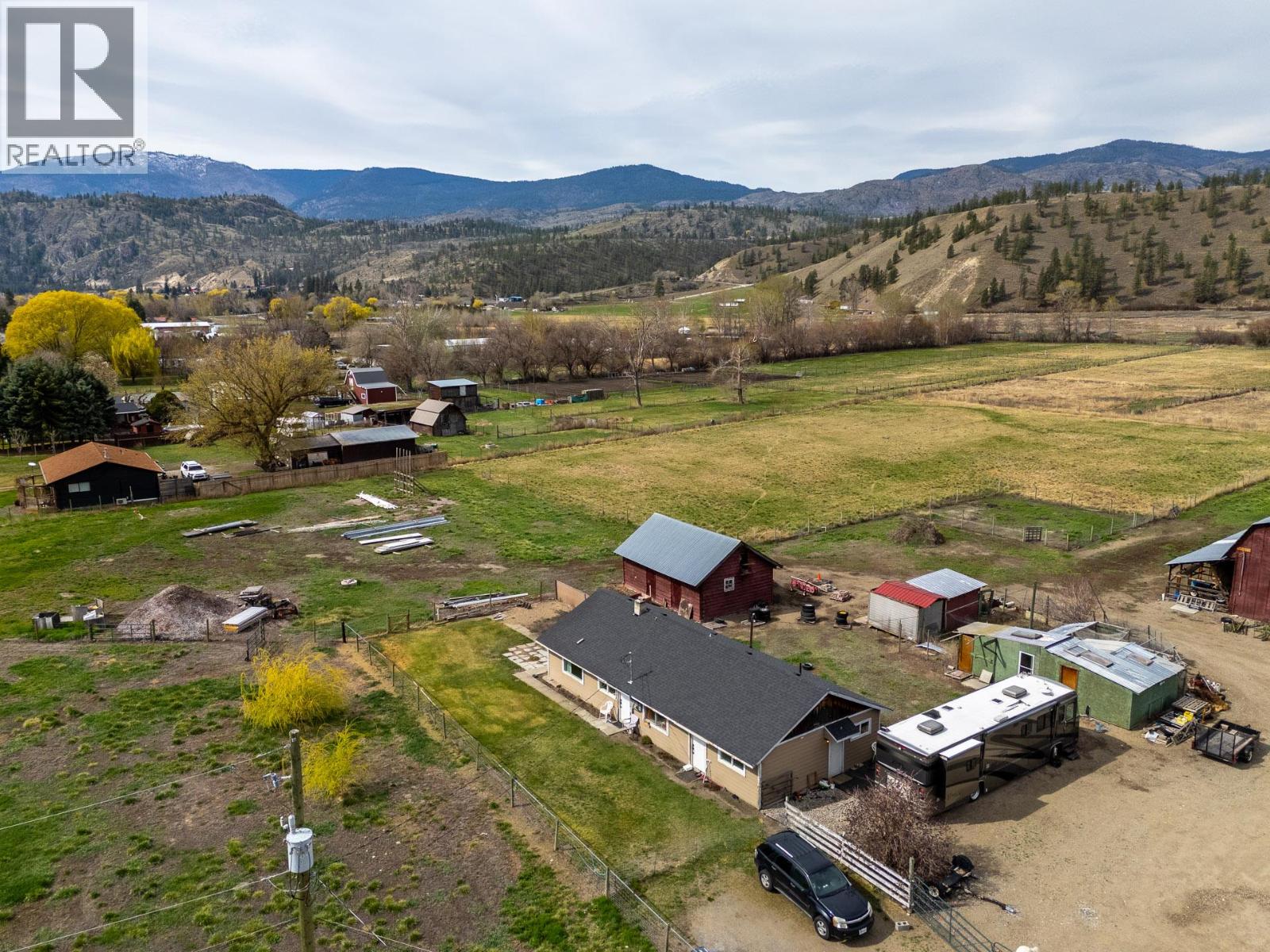 8134 River Road, Oliver