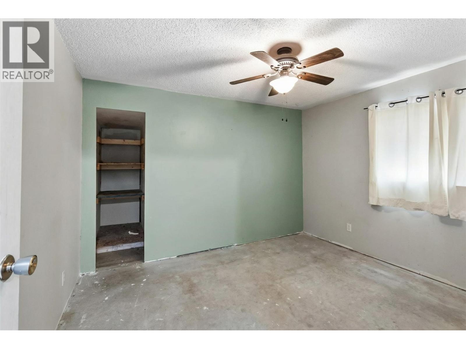 8134 River Road, Oliver