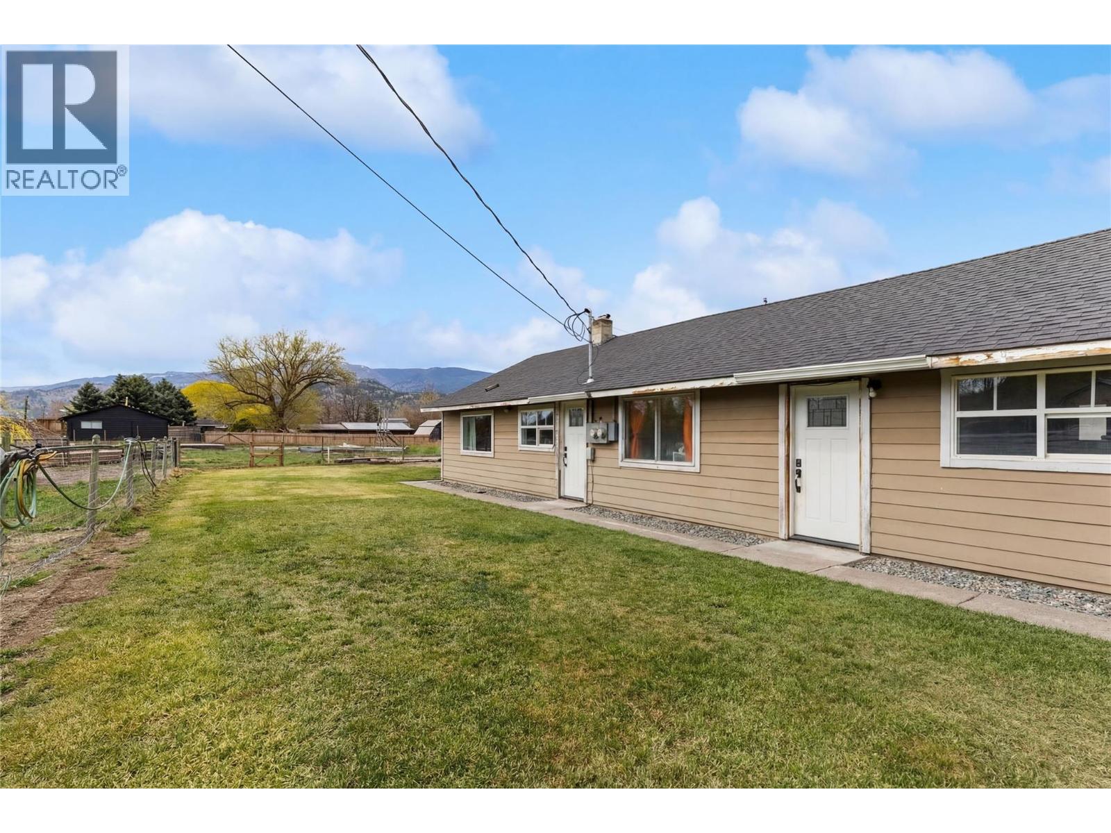 8134 River Road, Oliver