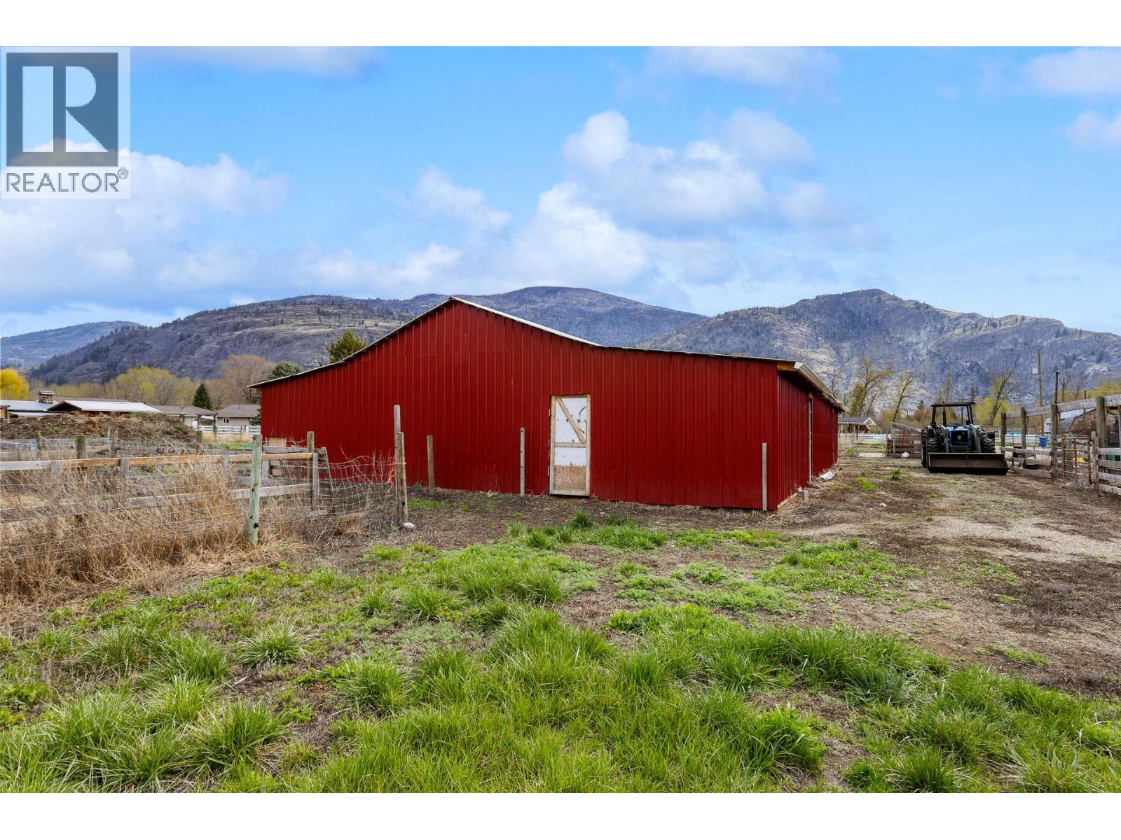 8134 River Road, Oliver