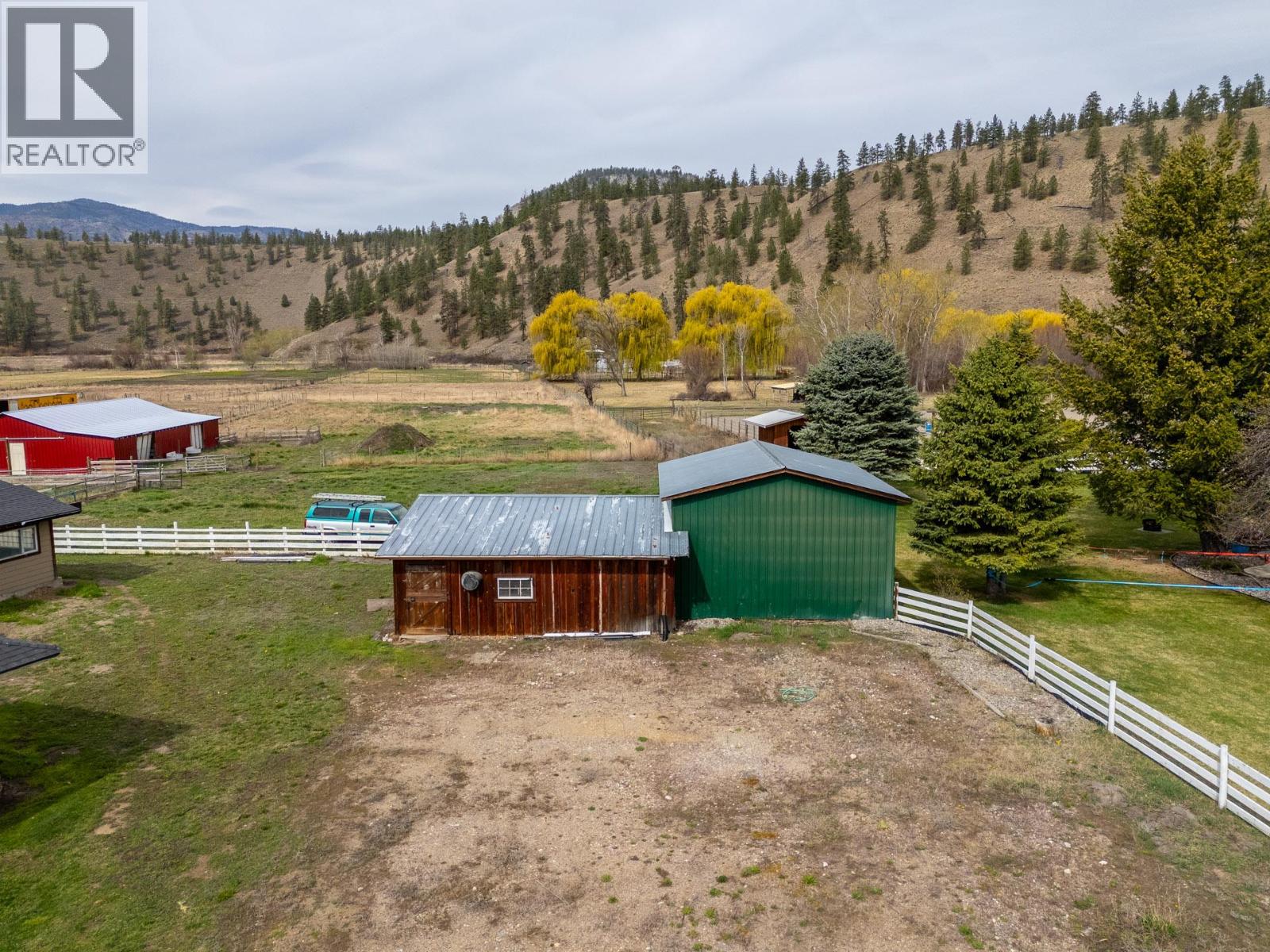 8134 River Road, Oliver