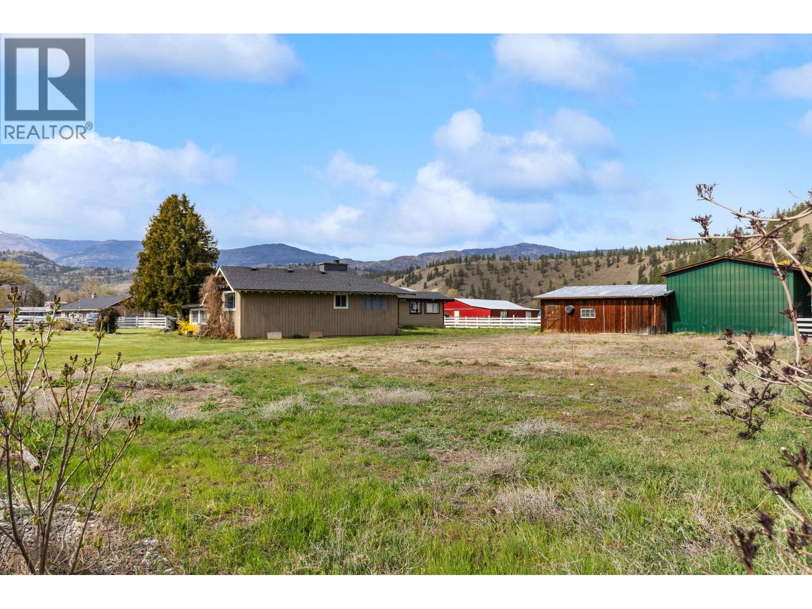 8134 River Road, Oliver