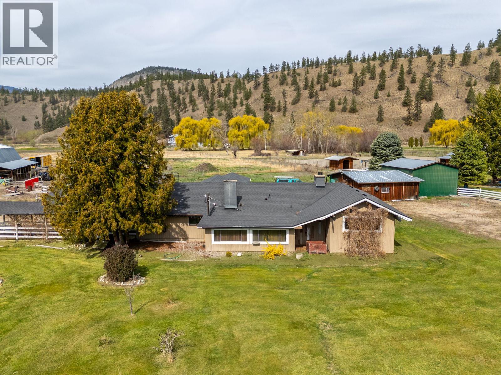 8134 River Road, Oliver