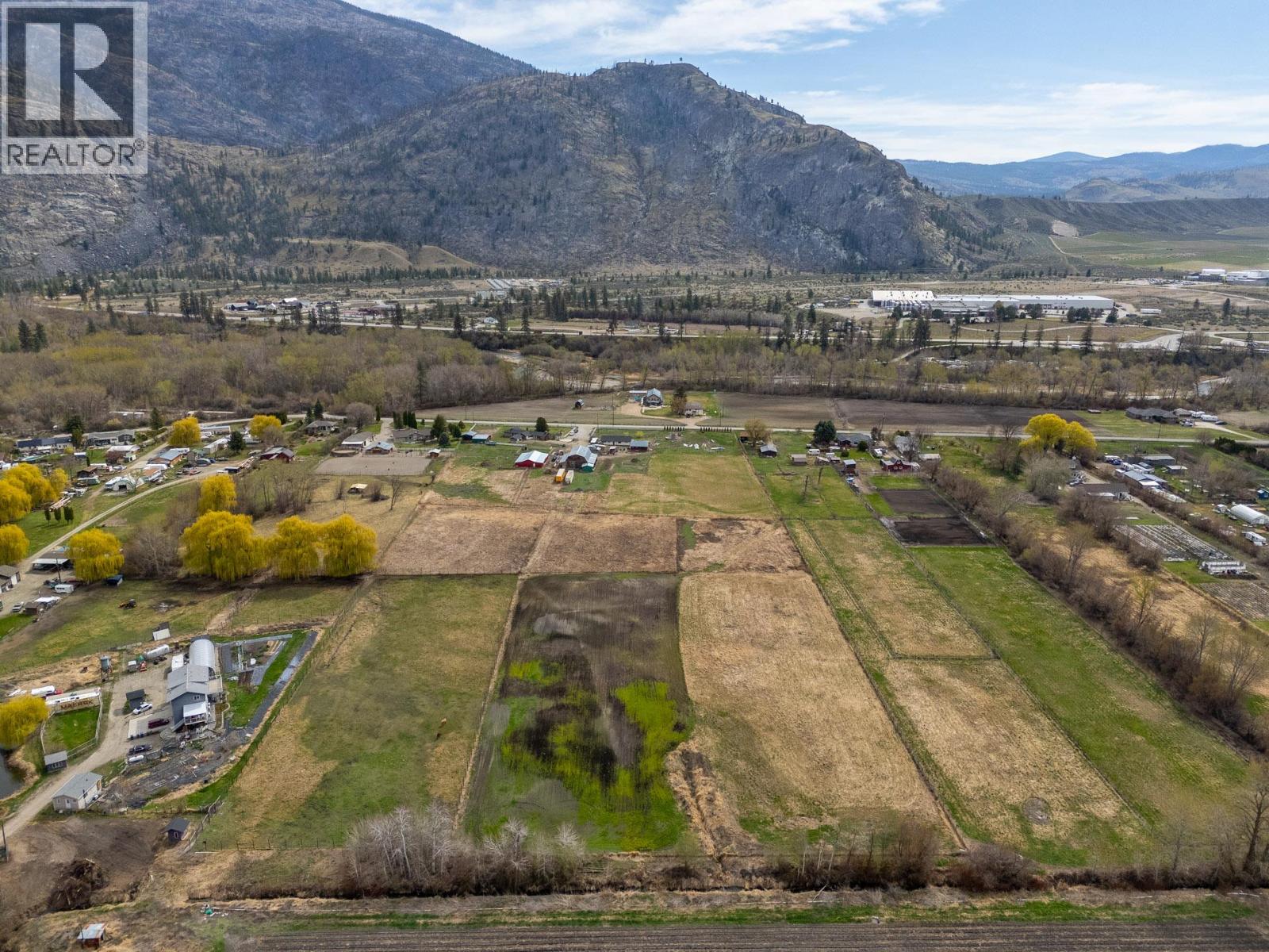 8134 River Road, Oliver