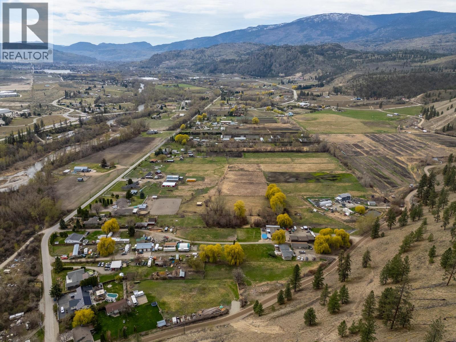 8134 River Road, Oliver