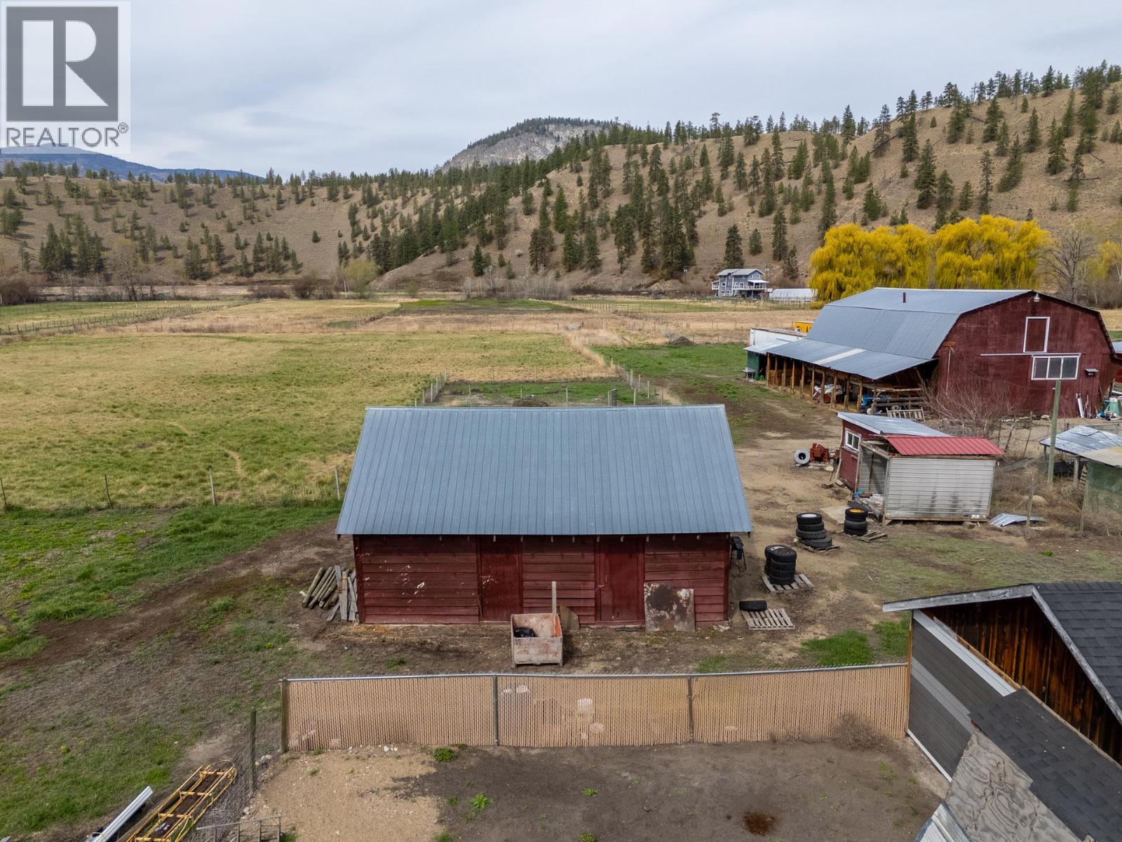 8134 River Road, Oliver