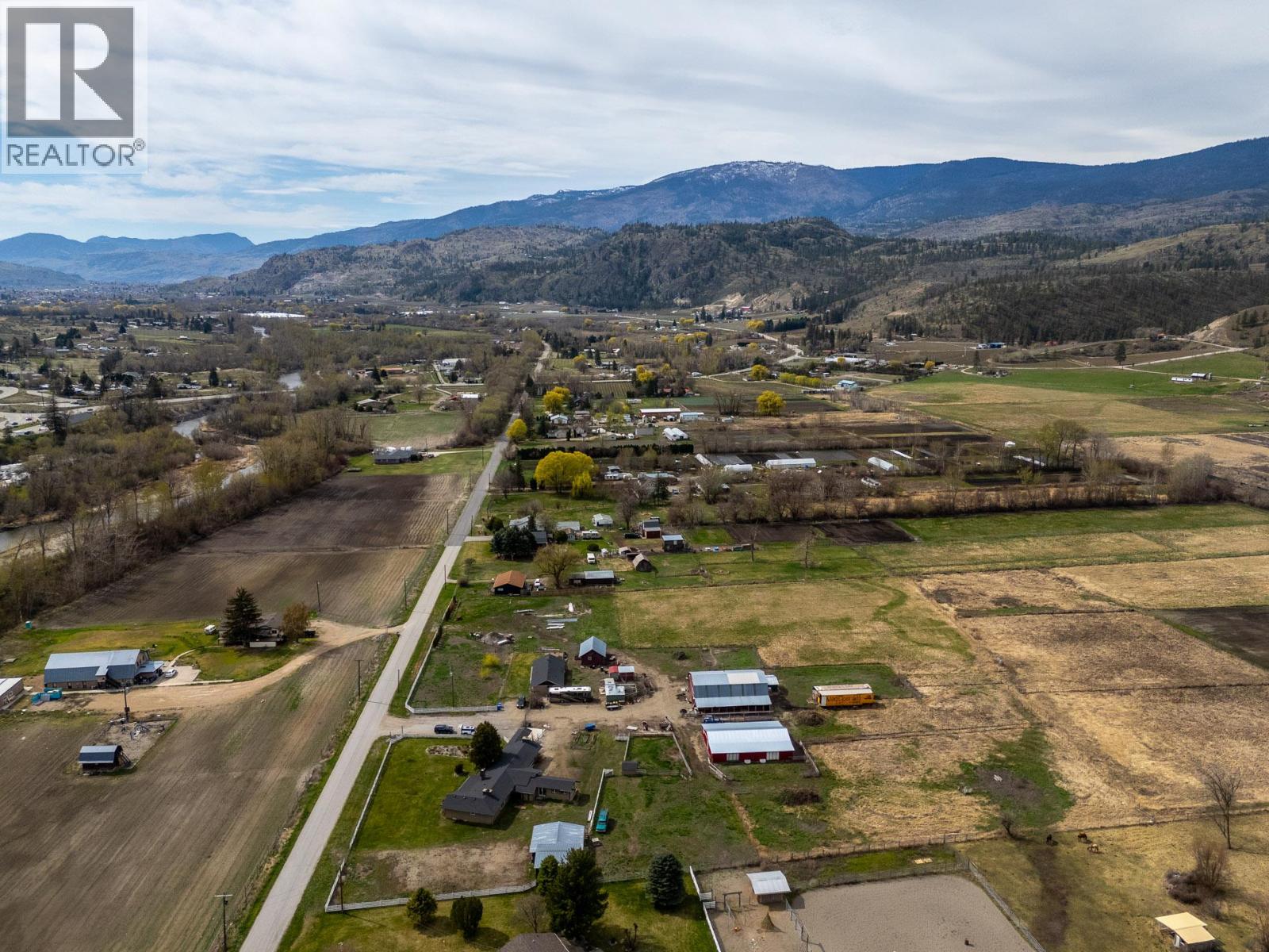 8134 River Road, Oliver