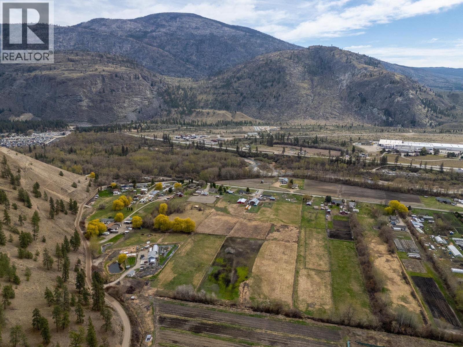 8134 River Road, Oliver