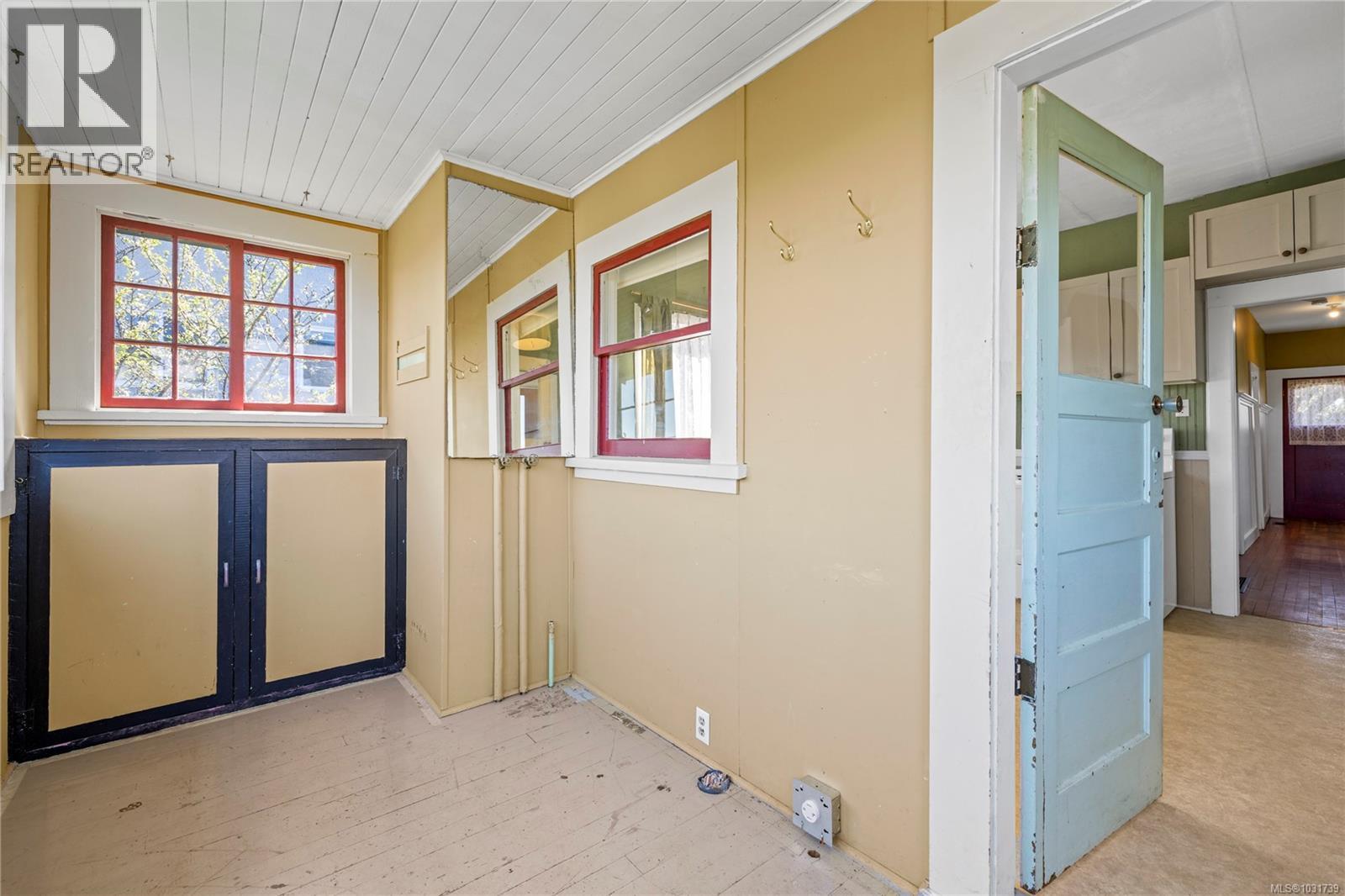 103 HALIBURTON ST - 22