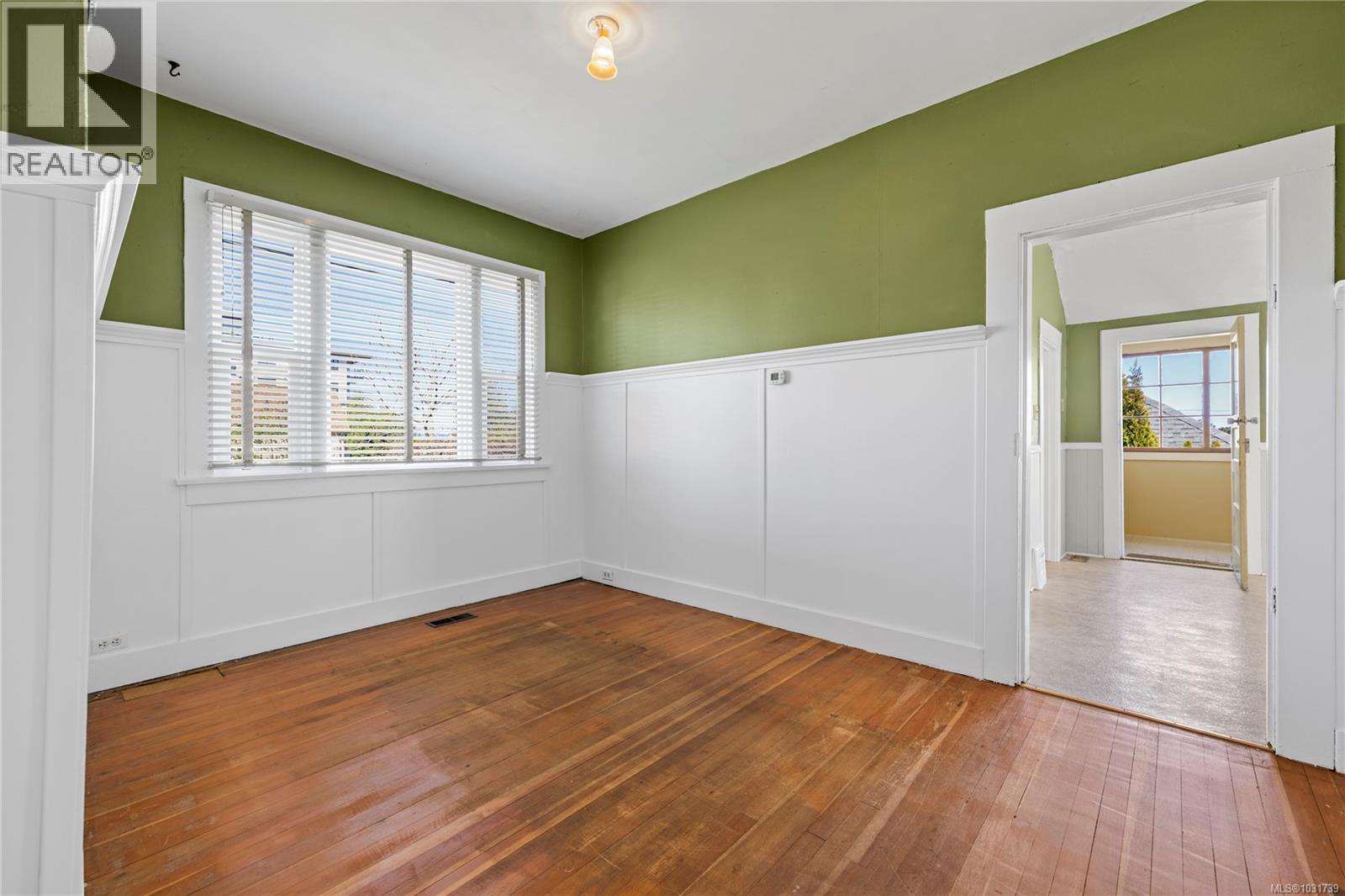 103 HALIBURTON ST - 12