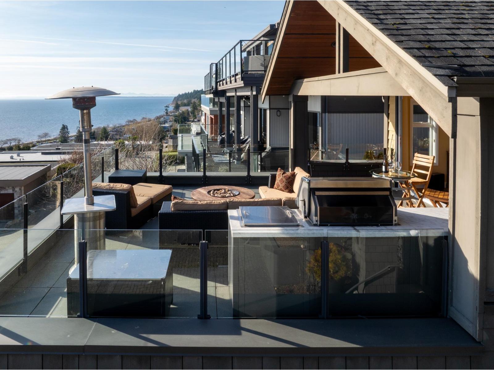 1279 EVERALL STREET, White Rock