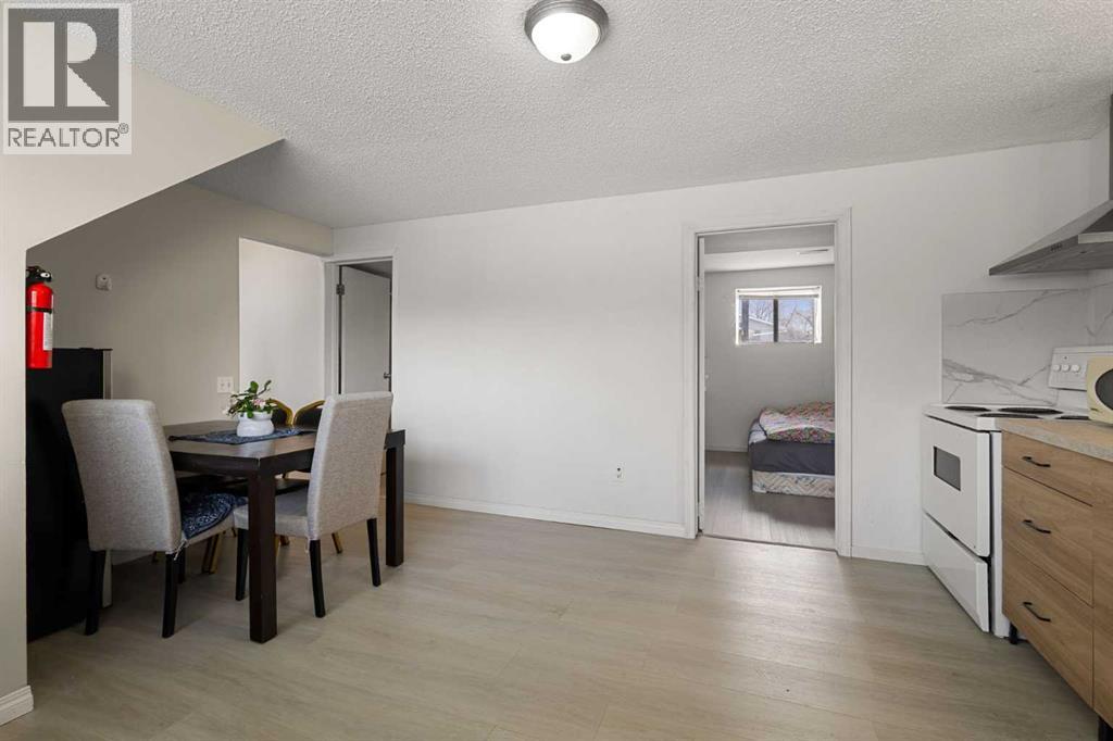 Single Family House Bi-level for Sale in  Huntington Close NE Huntington Hills Calgary 