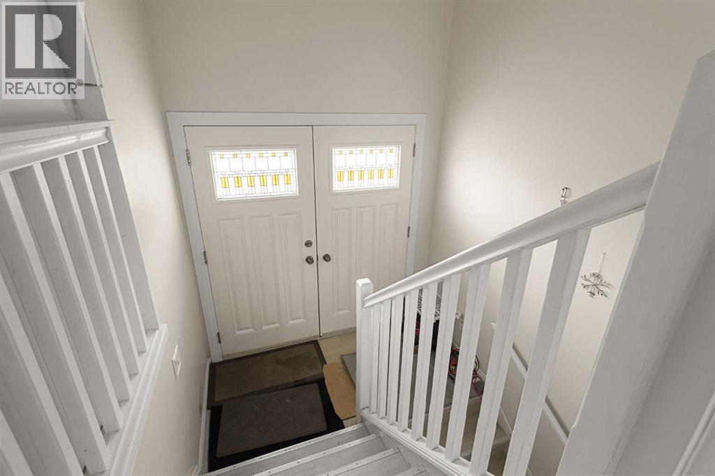 Single Family House Bi-level for Sale in  Huntington Close NE Huntington Hills Calgary 