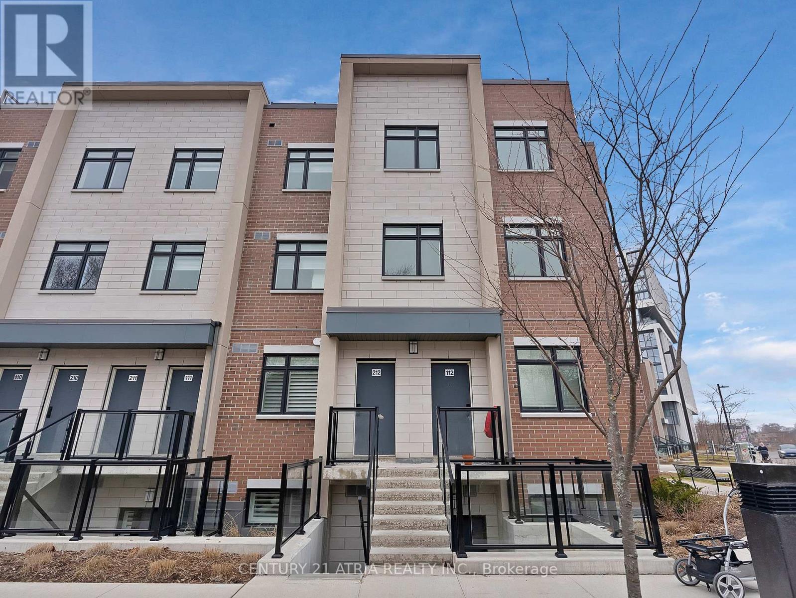 228 - 1062 DOUGLAS MCCURDY COMMON