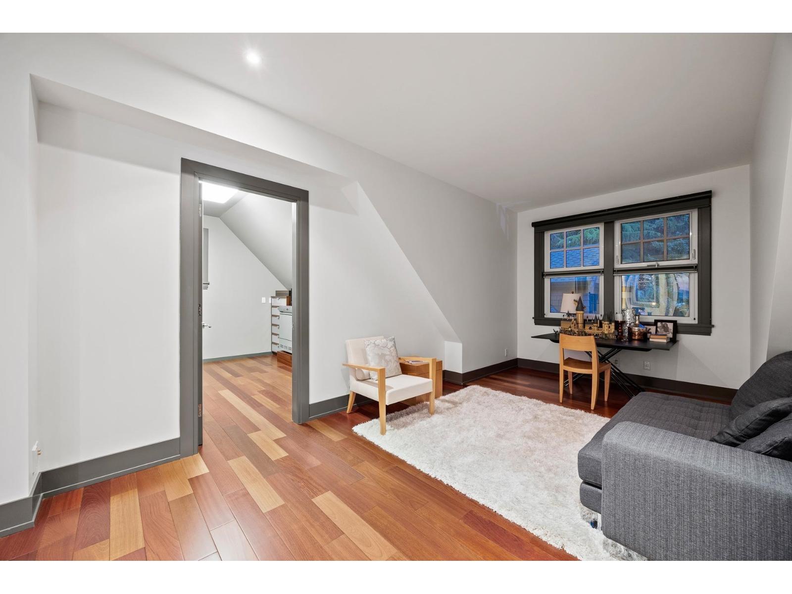 2737 CRESCENT DRIVE, Surrey