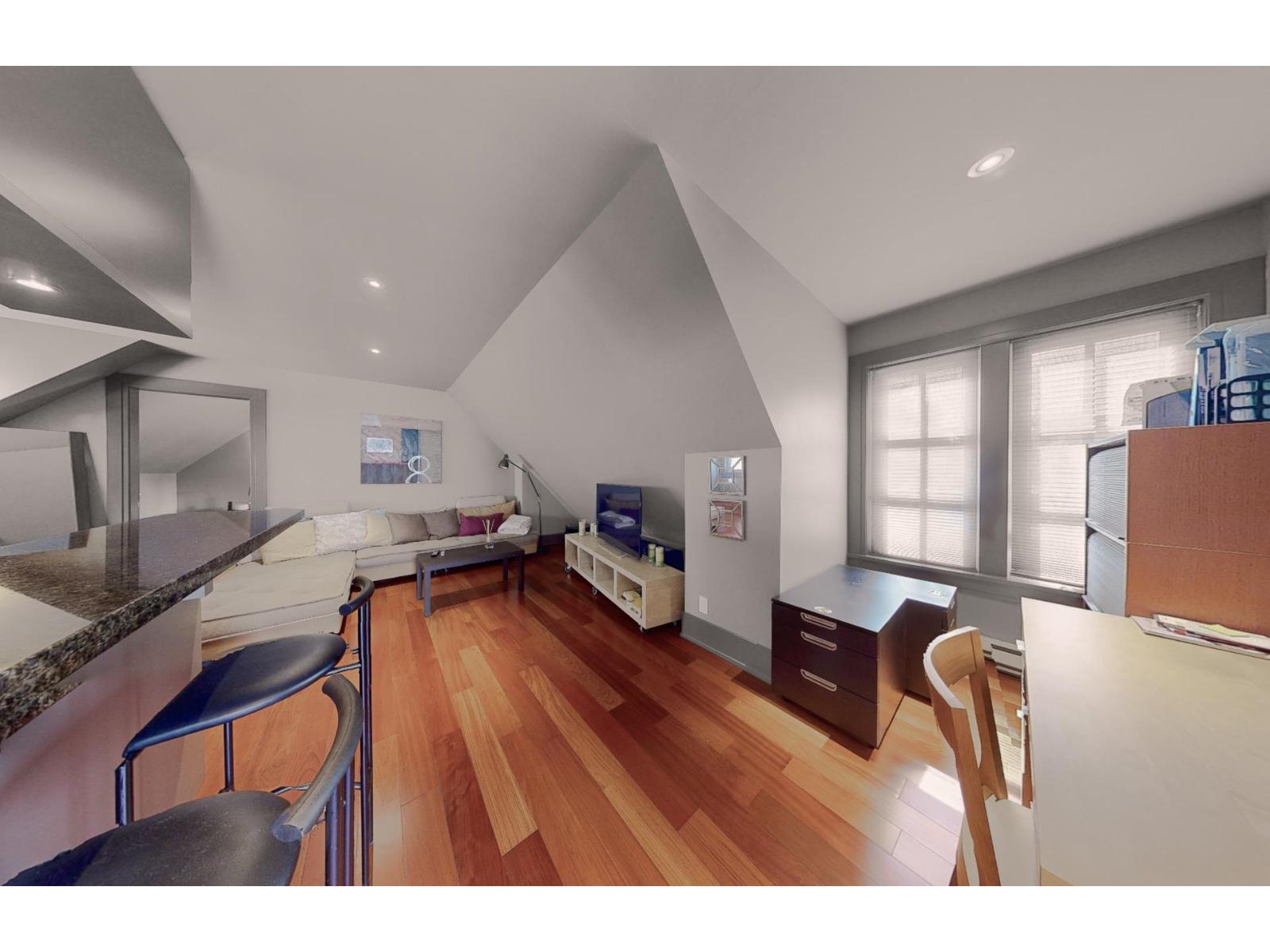 2737 CRESCENT DRIVE, Surrey