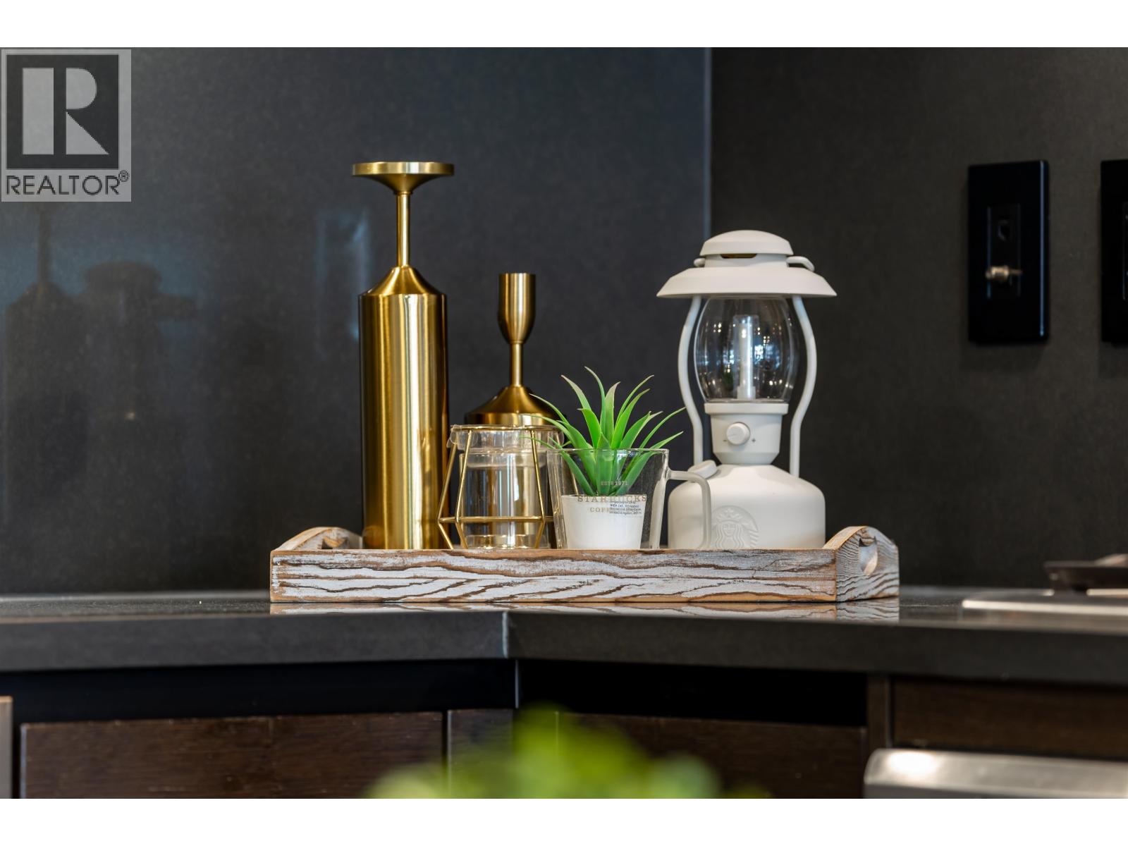 201 1561 W 57TH AVENUE, Vancouver