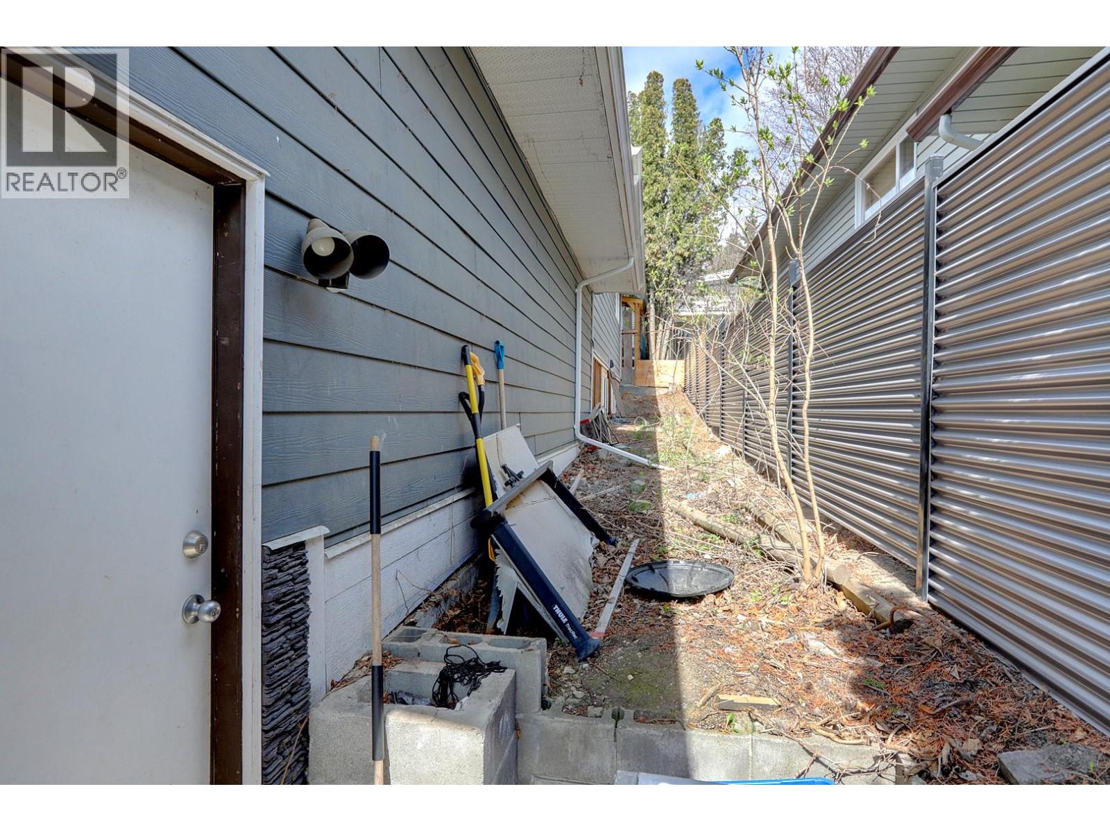 9811 Venables Drive, Vernon