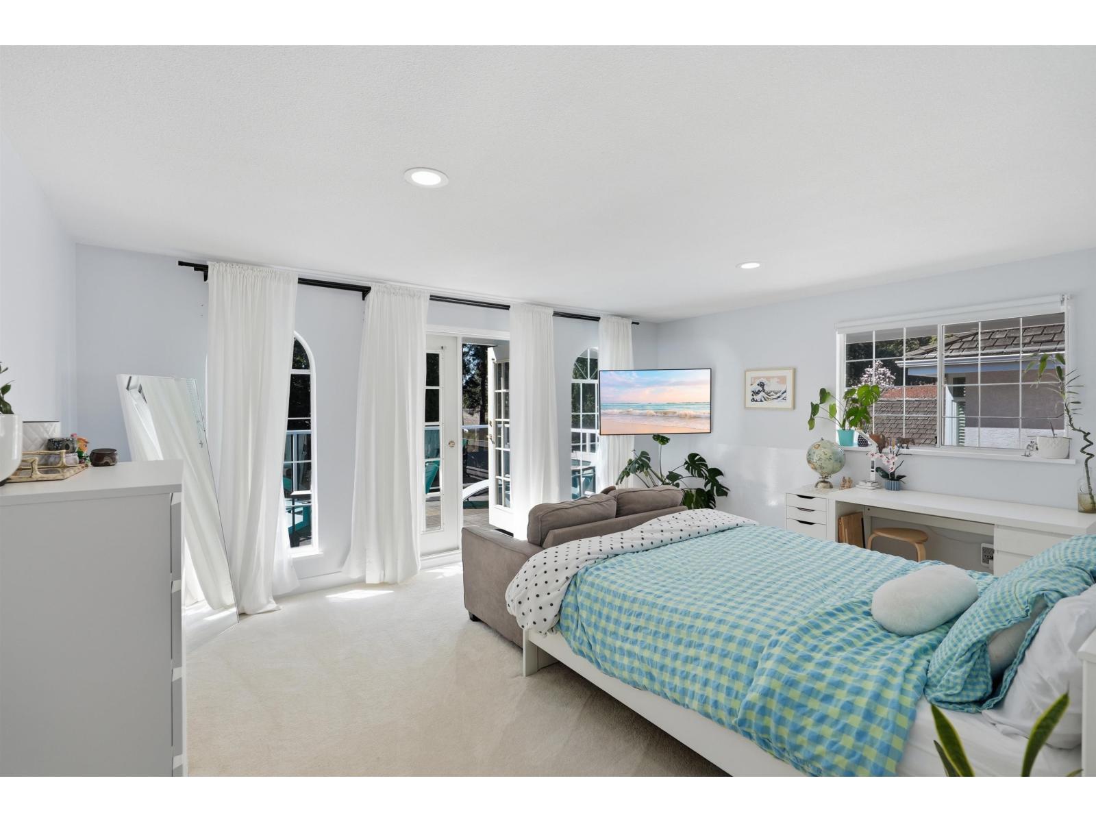 1834 OCEAN PARK ROAD, Surrey