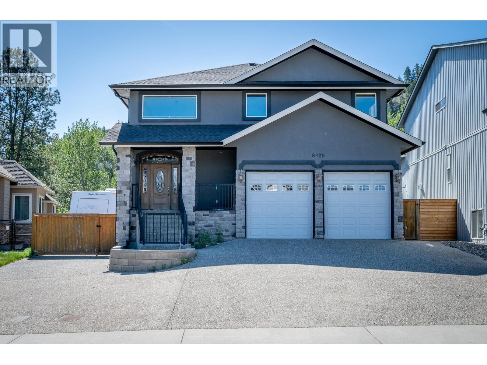 8925 Grizzly Crescent - 1