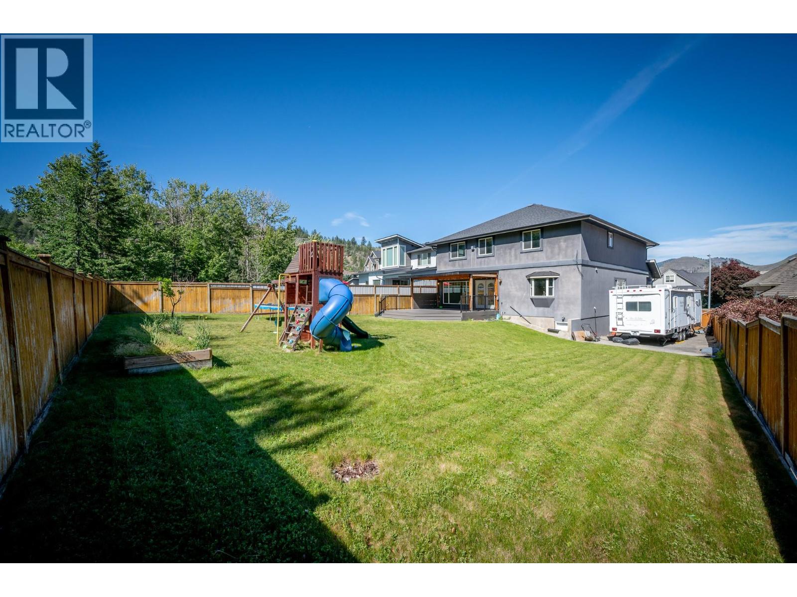 8925 Grizzly Crescent - 32