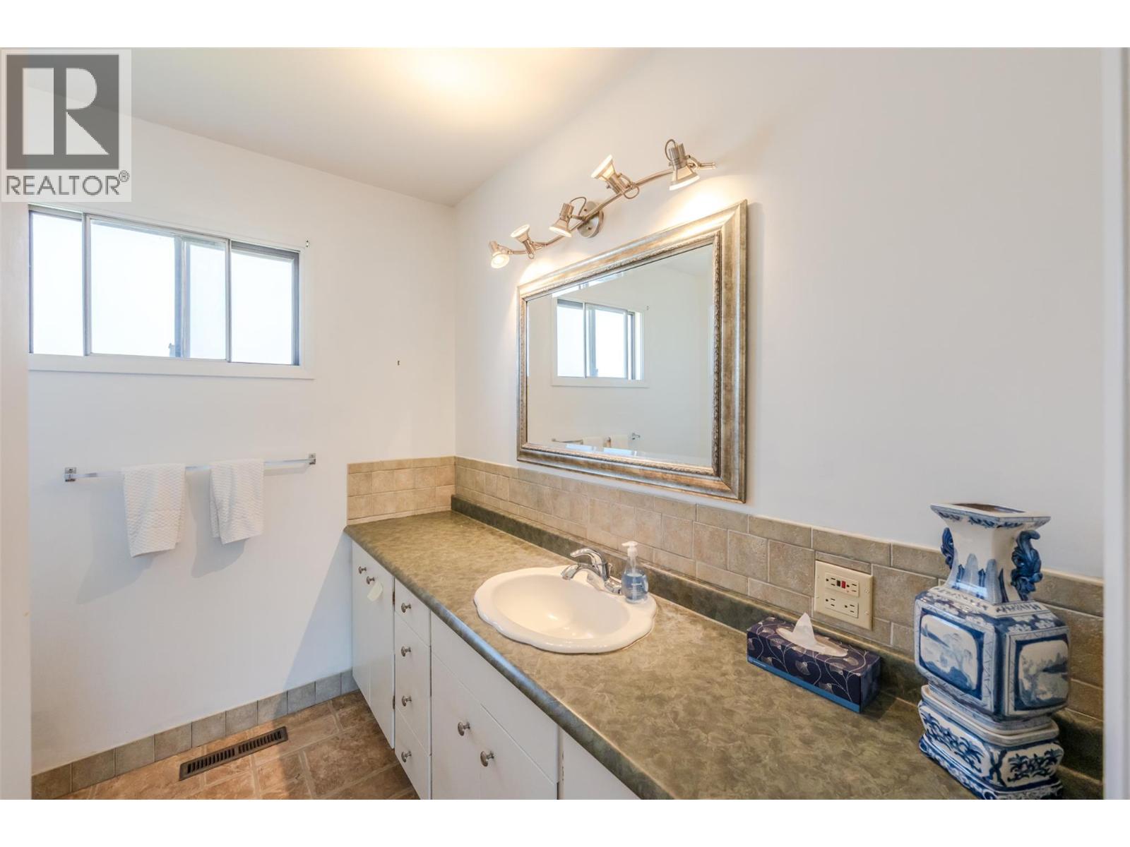 3627 Lobelia Drive - 22