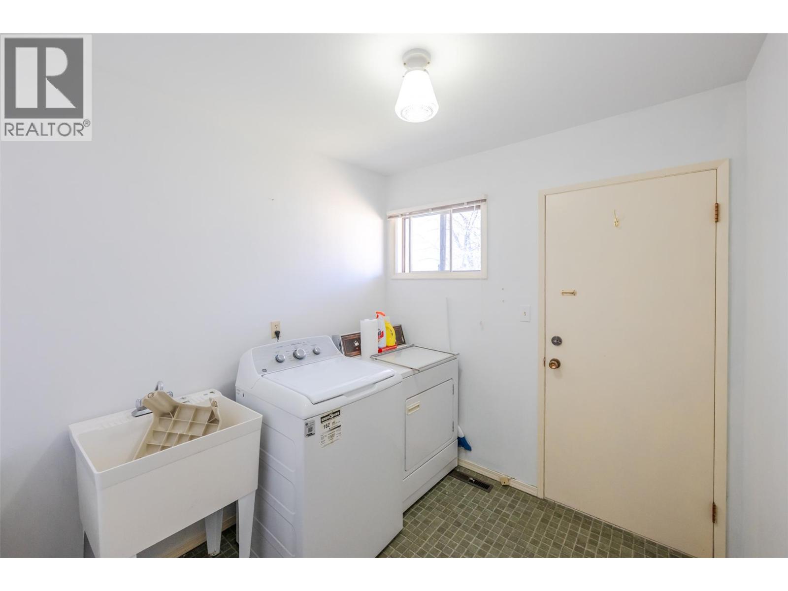 3627 Lobelia Drive - 27