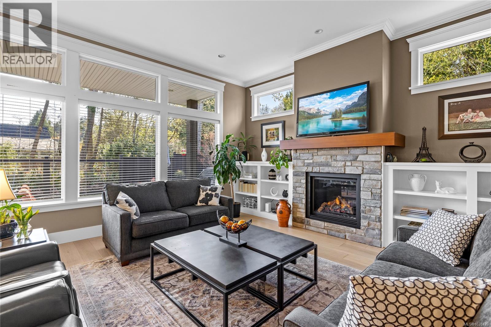 651 EAGLECREST DR - 22