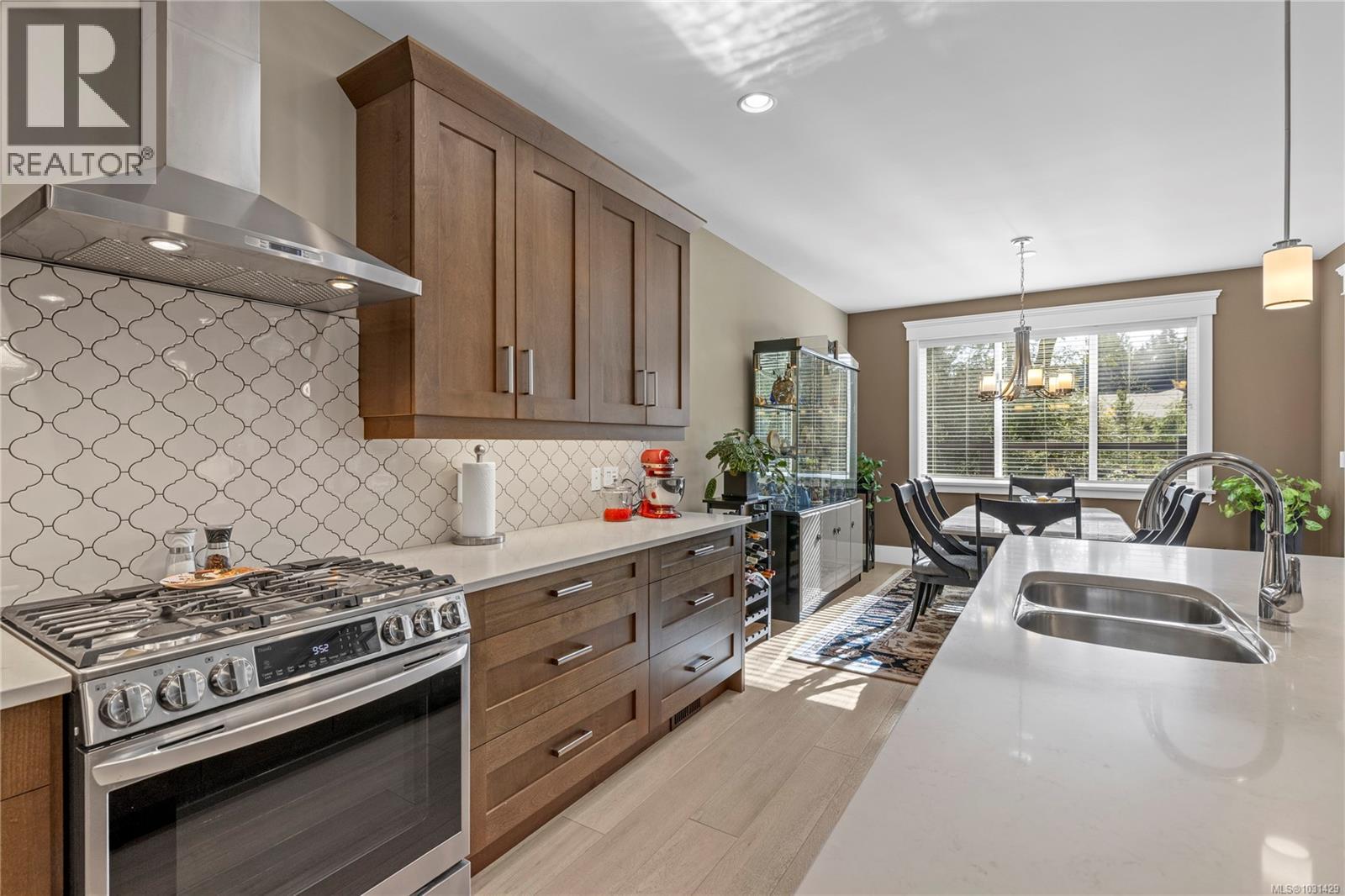 651 EAGLECREST DR - 26