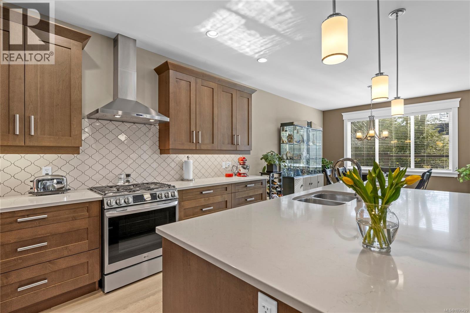 651 EAGLECREST DR - 27