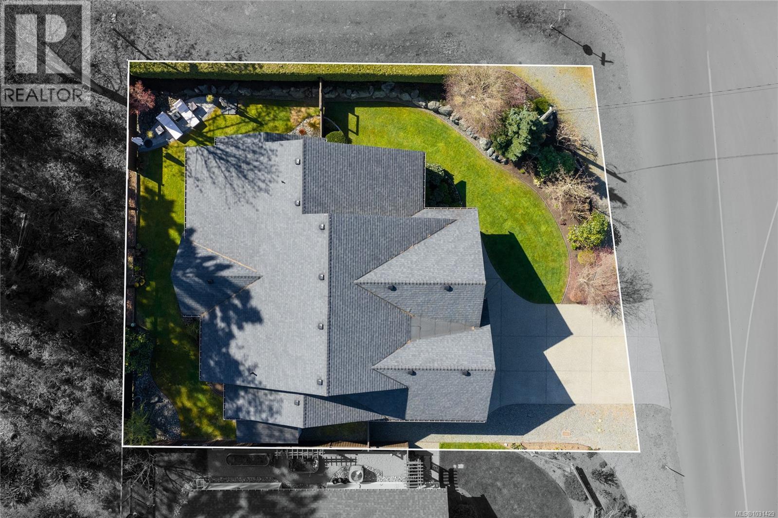 651 EAGLECREST DR - 62