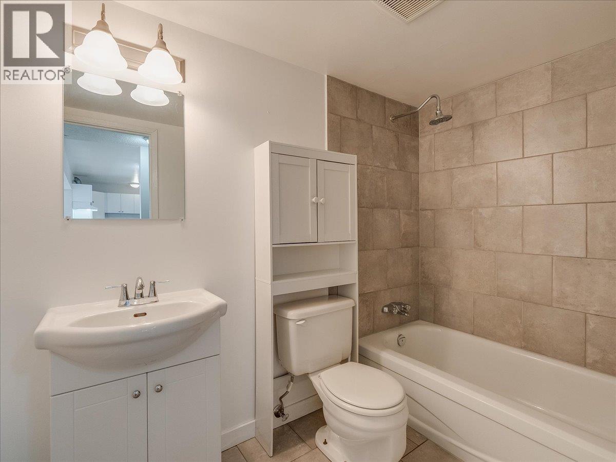 #201 880 WORDSWORTH AVENUE - 24