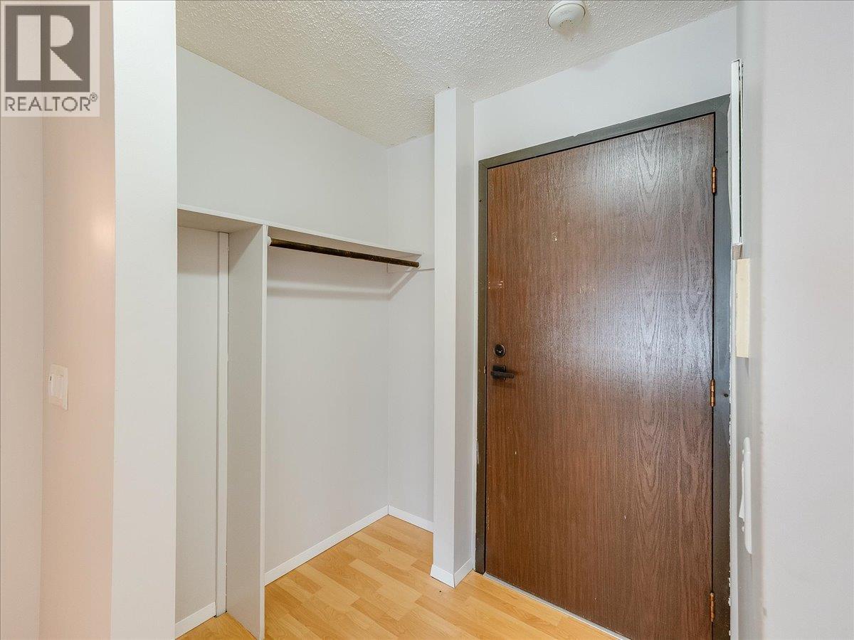 #201 880 WORDSWORTH AVENUE - 22