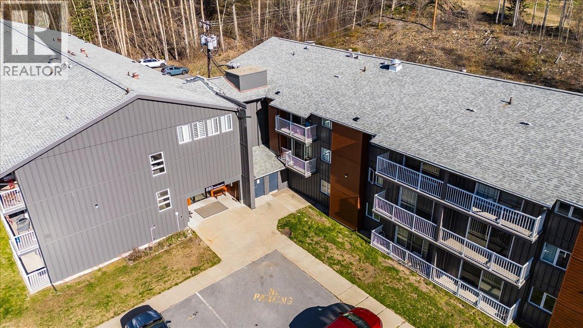 #201 880 WORDSWORTH AVENUE - 32