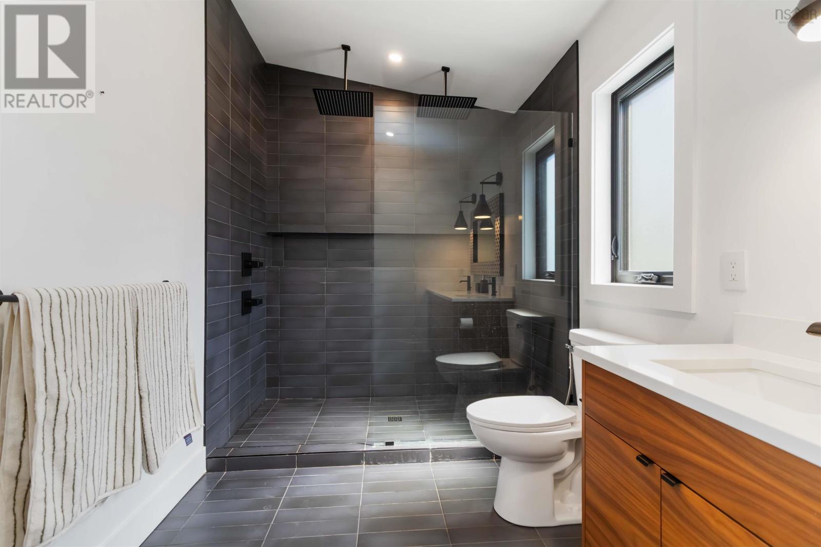 Property 7 of 51 of 105 Janda Crescent